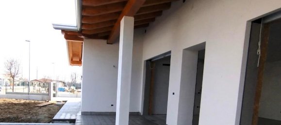 Casa de 5 habitaciónes en Pordenone, Italy No. 30666 35