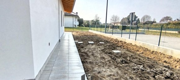 Casa de 5 habitaciónes en Pordenone, Italy No. 30666 6