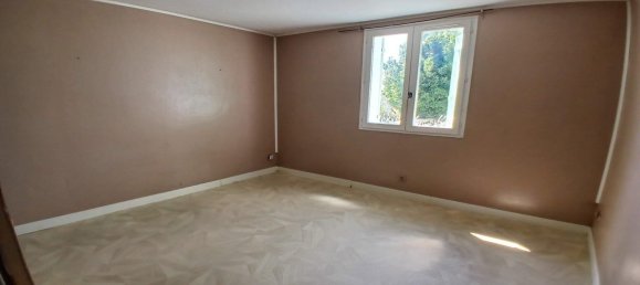 4 bedrooms House in Seine-et-Marne, France No. 290078 4