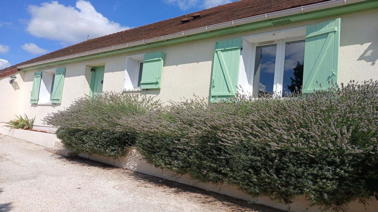4 bedrooms House in Seine-et-Marne, France No. 290078