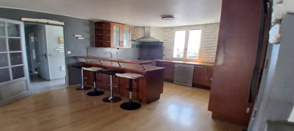 4 bedrooms House in Seine-et-Marne, France No. 290078 3