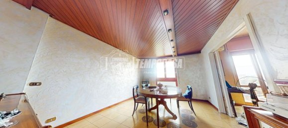 Apartamento de 5 habitaciónes en Bari, Italy No. 20303 10