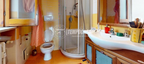 Apartamento de 5 habitaciónes en Bari, Italy No. 20303 15