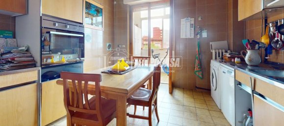 Apartamento de 5 habitaciónes en Bari, Italy No. 20303 4