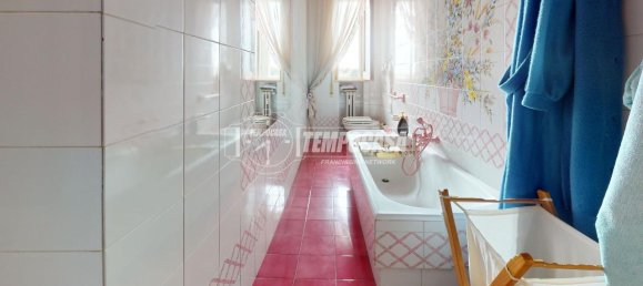 Apartamento de 5 habitaciónes en Bari, Italy No. 20303 16