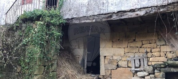 3 bedrooms House in Moncao, Portugal No. 19828 4