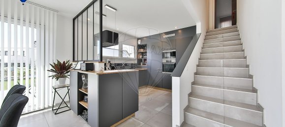 3 bedrooms House in Ruelisheim, France No. 74845 3