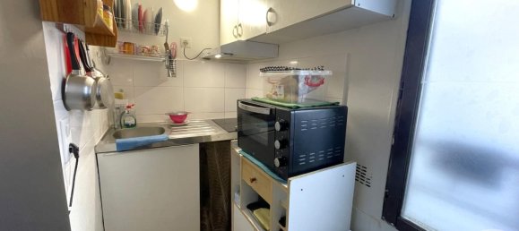 Studio à Paris, France No. 142767 3