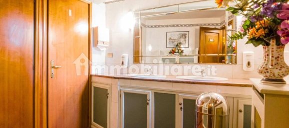 Propiedad comercial de 5 habitaciónes en Turin, Italy No. 353713 16