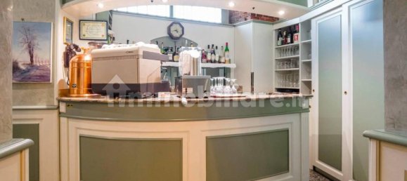 Propiedad comercial de 5 habitaciónes en Turin, Italy No. 353713 7