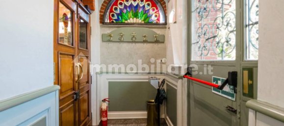 Propiedad comercial de 5 habitaciónes en Turin, Italy No. 353713 6