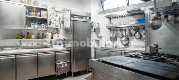 Propiedad comercial de 5 habitaciónes en Turin, Italy No. 353713 14