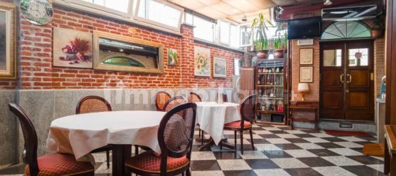 Propiedad comercial de 5 habitaciónes en Turin, Italy No. 353713 10