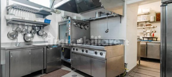 Propiedad comercial de 5 habitaciónes en Turin, Italy No. 353713 15