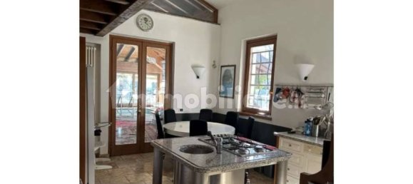 3 bedrooms Villa in Erba, Italy No. 3266 5