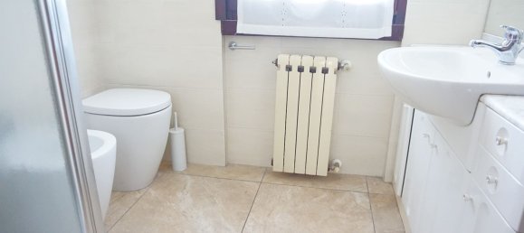 4 غرف نوم منزل في Bergamo, Italy رقم 360475 8