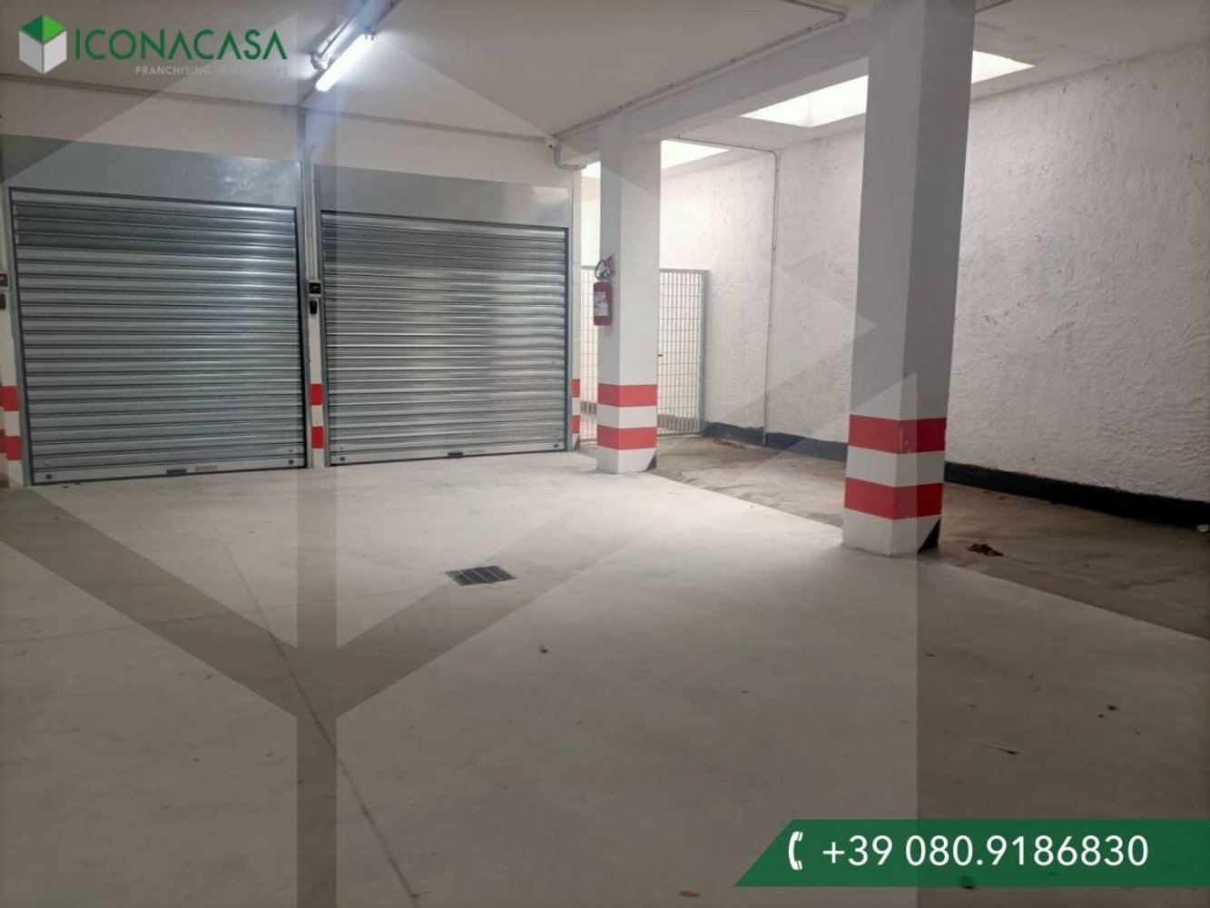 Garage à Bari, Italy 15m² No. 33889