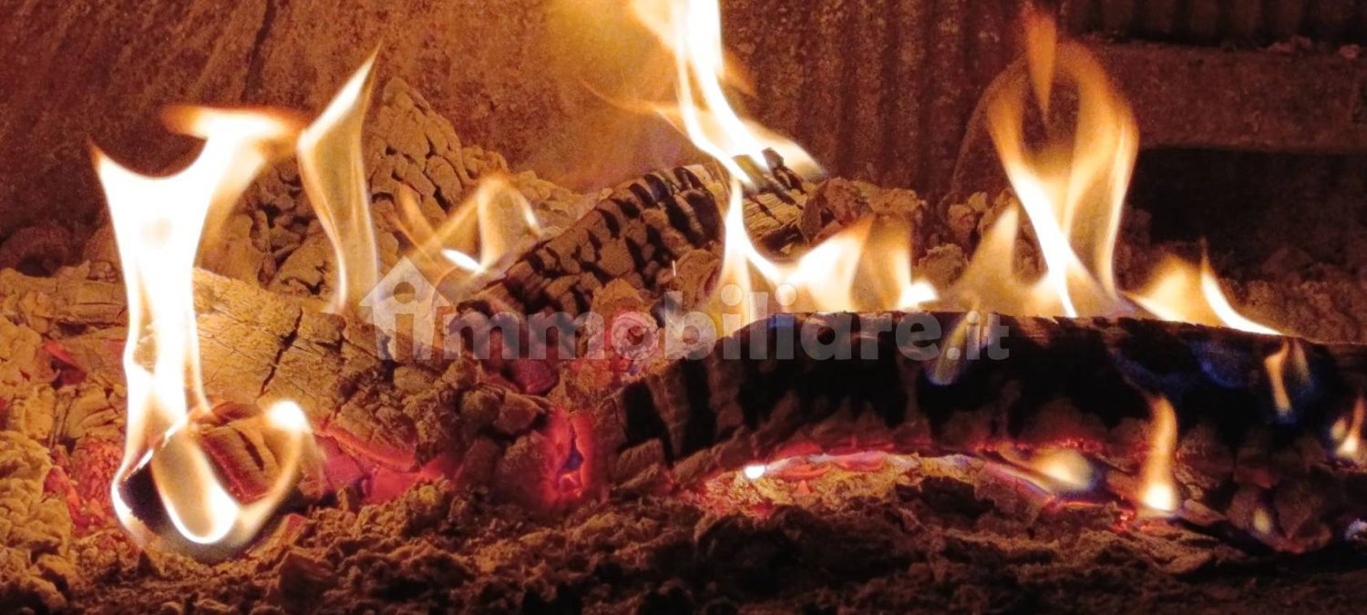 200m² Commercial property in Bobbio, Italy No. 333825