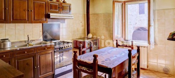 4 bedrooms House in Castiglione del Lago, Italy No. 62166 11