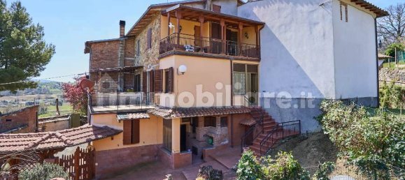 4 bedrooms House in Castiglione del Lago, Italy No. 62166 2