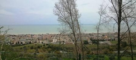 Вилла с 6 комнатами в Торторето, Италия № 136760 13