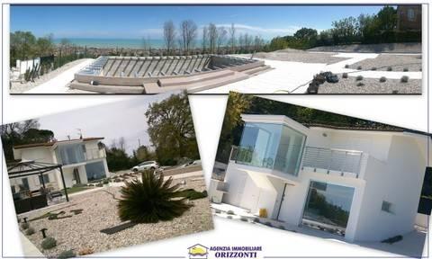 Вилла с 6 комнатами в Торторето, Италия № 136760