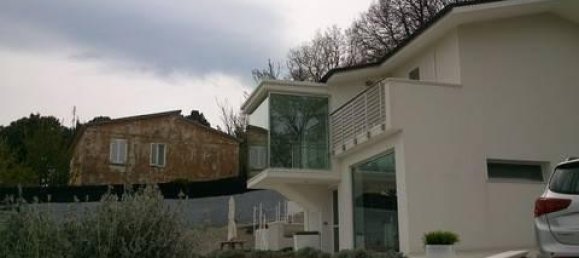 Вилла с 6 комнатами в Торторето, Италия № 136760 7