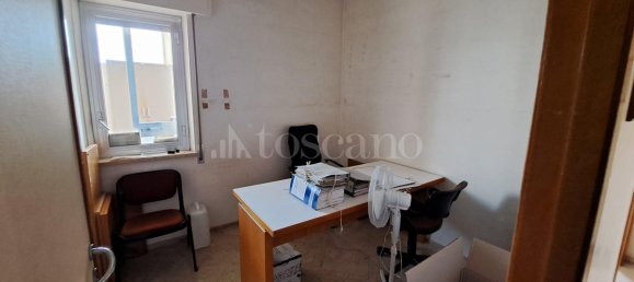 Escritório de 6 divisões em Trapani, Italy N.º 49652 11