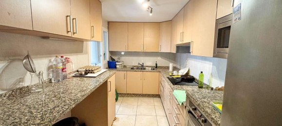 Apartamento de 3 dormitorios en Marbella, Spain No. 136979 2