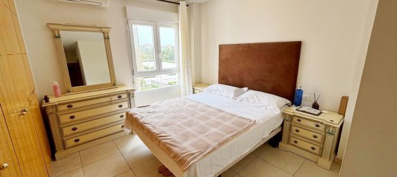 Apartamento de 3 dormitorios en Marbella, Spain No. 136979 3