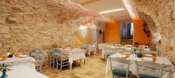 Propriété commerciale à Giovinazzo, Italy 110m² No. 170361 24