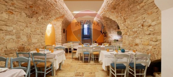 Propriété commerciale à Giovinazzo, Italy 110m² No. 170361 25