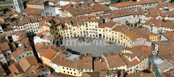 Imóvel comercial de 3 divisões em Lucca, Italy N.º 158169 2