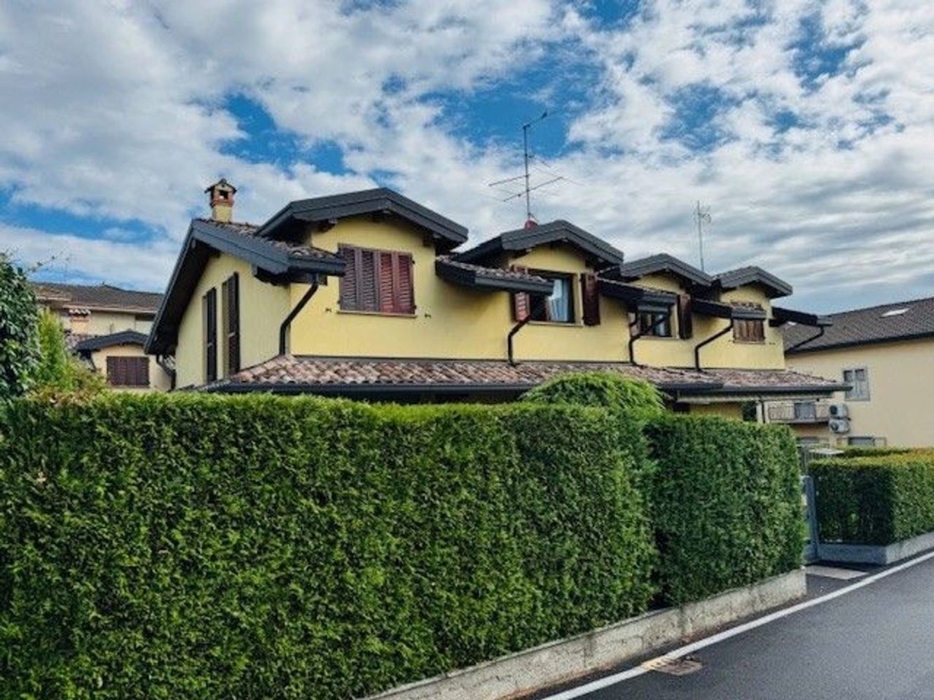 Дом с 4 комнатами в Вилла Гуардия, Италия № 268853