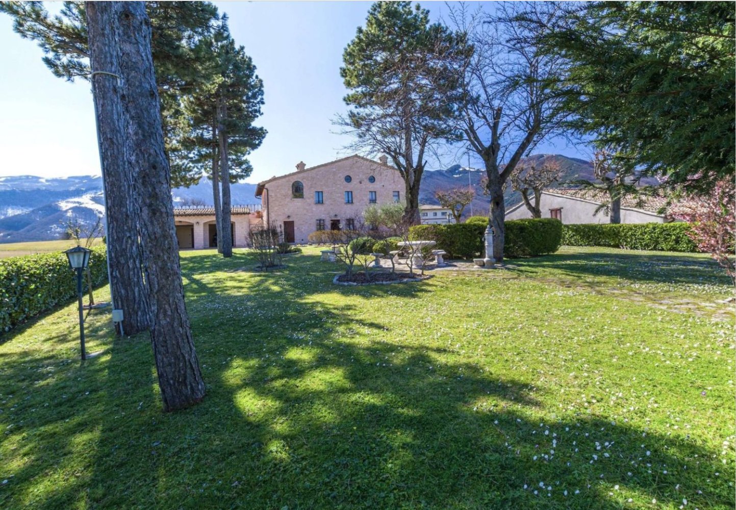 Villa de 15 habitaciónes en Cagli, Italy No. 21546