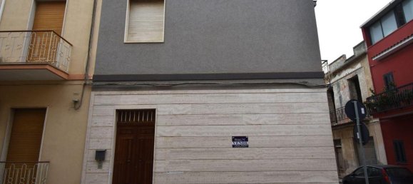 8 rooms House in Avola, Italy No. 18554 3