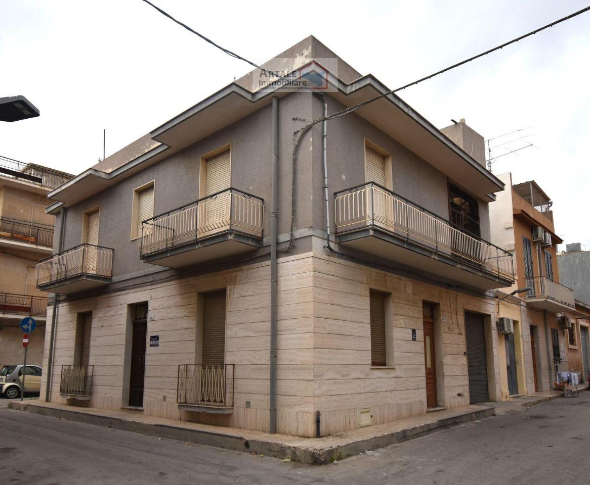 8 rooms House in Avola, Italy No. 18554