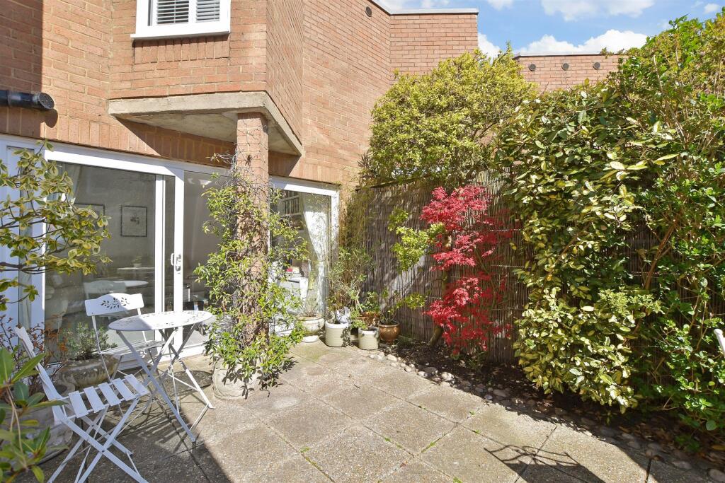 2 Schlafzimmer Haus in Essex, United Kingdom, Nr. 4090