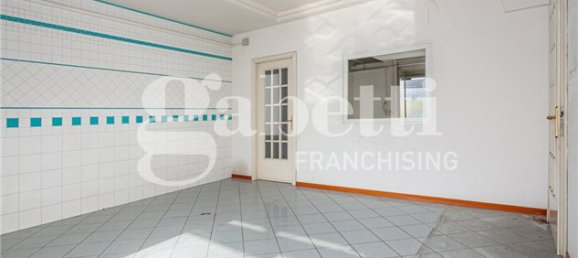 4 rooms Commercial property in Mugnano di Napoli, Italy No. 116064 4