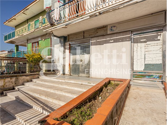 4 rooms Commercial property in Mugnano di Napoli, Italy No. 116064