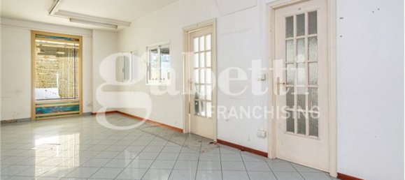 4 rooms Commercial property in Mugnano di Napoli, Italy No. 116064 9