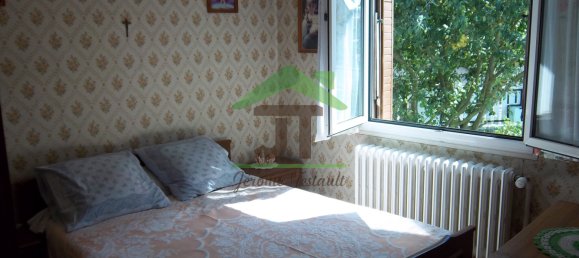 Casa de 4 dormitorios en Chateaudun, France No. 232070 9