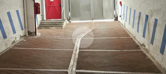 34m² Garage in Rome, Italy No. 54418 2