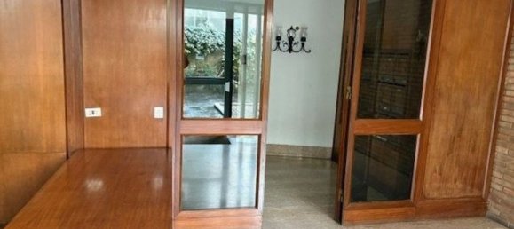 2 bedrooms Apartment in Florence, Italy No. 380365 2