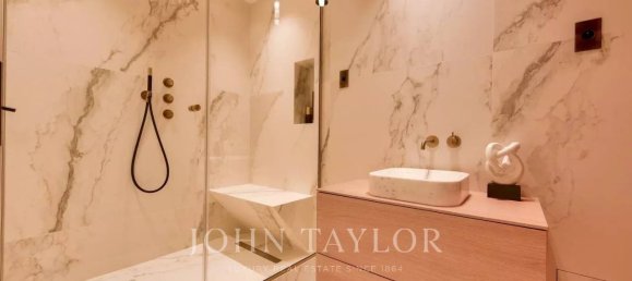 2 bedrooms Apartment in Paris, France No. 128898 9