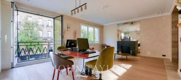 2 bedrooms Apartment in Paris, France No. 128898 4