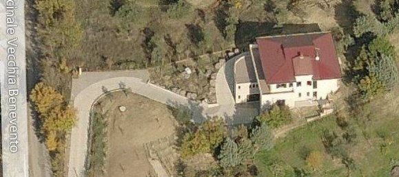 5 bedrooms Villa in Benevento, Italy No. 265882 2