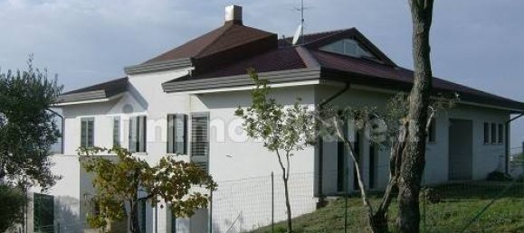 5 bedrooms Villa in Benevento, Italy No. 265882 3