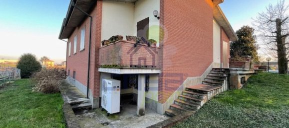 9 rooms Villa in San Pietro in Cerro, Italy No. 309385 4