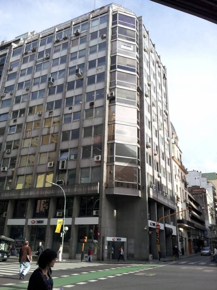 450m² Office in Buenos Aires, Argentina No. 109472